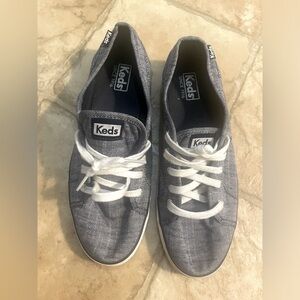 Keds women’s lace up shoes. Size 9.5